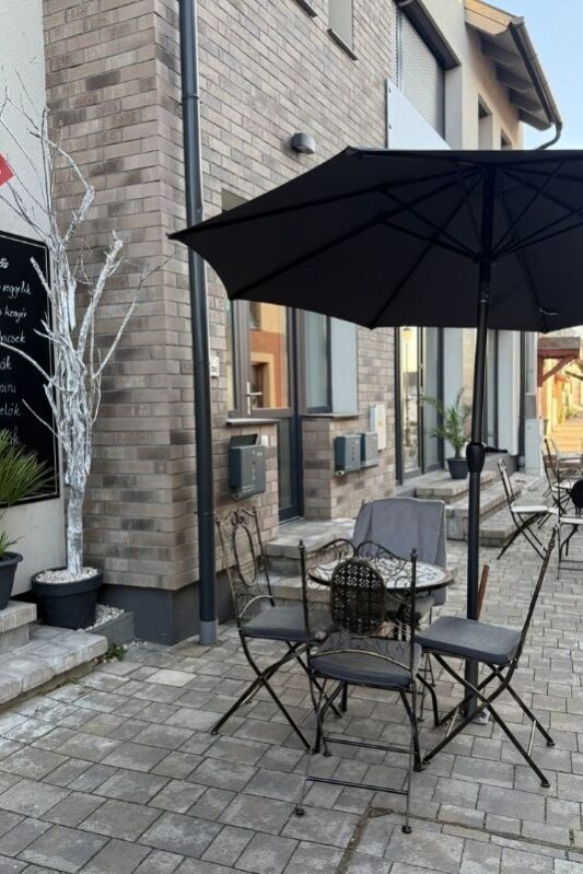 Serpenyős Bisztró Mediterrán étterem Dunakeszi